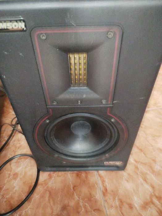 Monitor Samson Rubicon R6a.