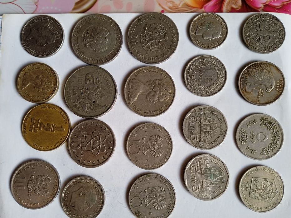 Продам монеты заграничные