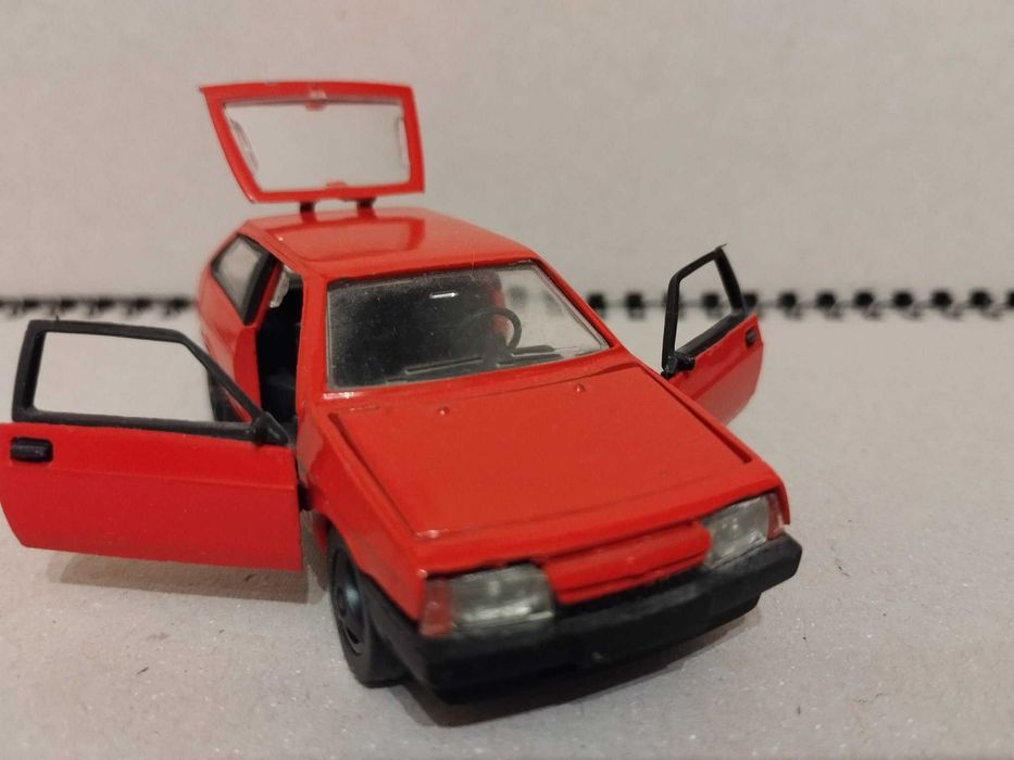 модель ВАЗ-21 08 сделано в СССР масштаб 1:43