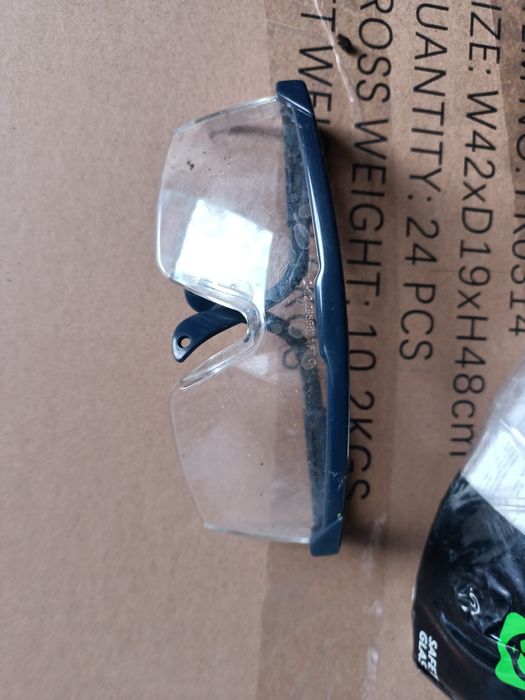 Захисні     очкт