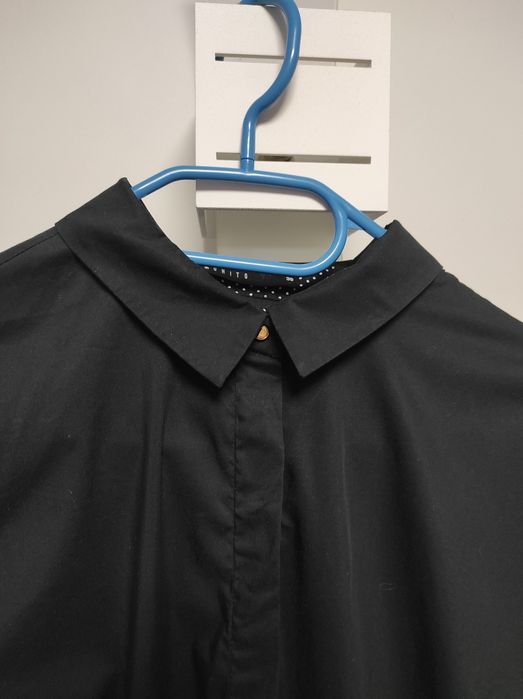 Nowa czarna elegancka koszula z body z krytymi guziczkami, Mohito, 38