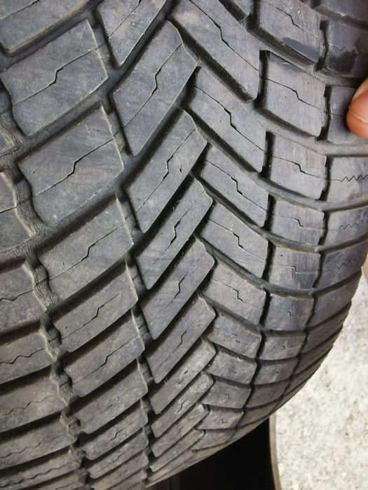 Sprzedam 2 opony