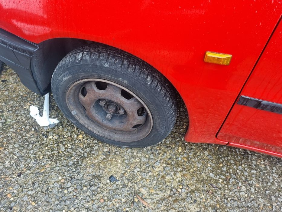 Peugeot 106 com 200mil