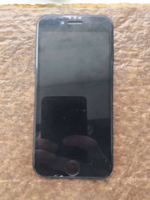 Iphone Se 2020 (2-е покоління) 64 Гб в хорошому стані