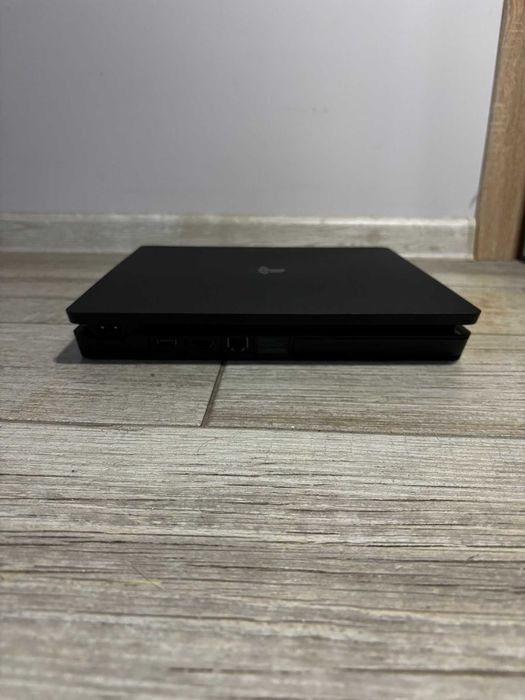 Konsola PlayStation 4 Slim (PS4)