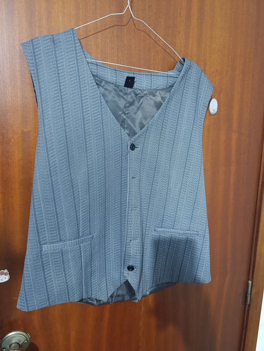 Conjunto de T-shirts e Camisas Sociais L (bom estado)