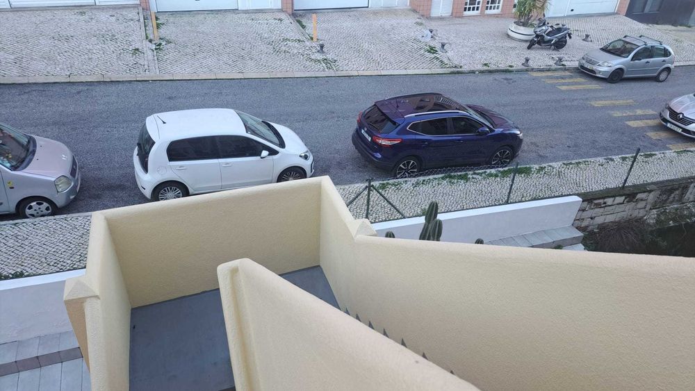 Apartamento T2 - Santa Engrácia - 95 m2, 3º andar
