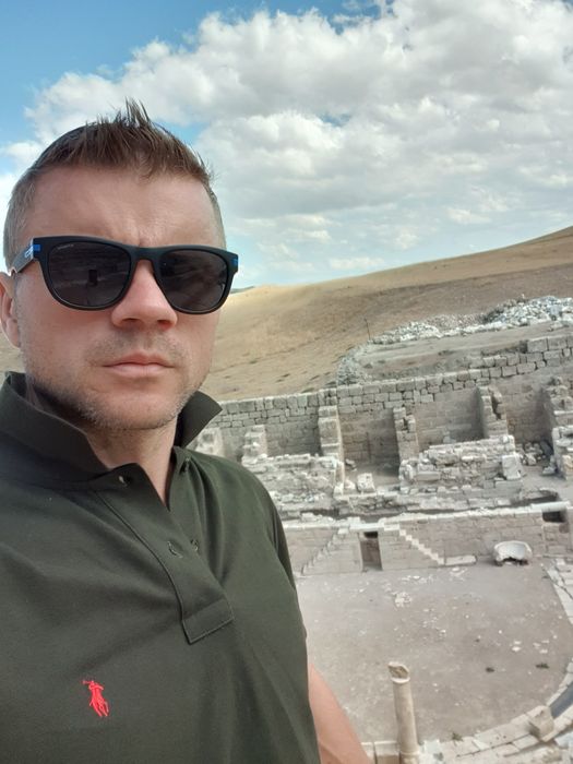 Чоловік на час (майстер по ремонту).