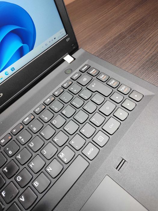SMUKŁY LAPTOP | Lenovo E31-80 | i3-6006U | 8GB RAM | 128SSD | Win11
