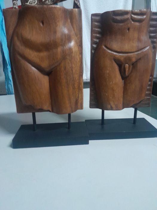 2 esculturas esculpidas em madeira africana (arte moderna)