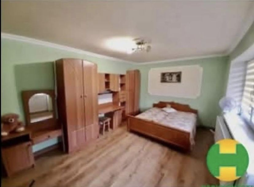 Продається 2-поверховий будинок