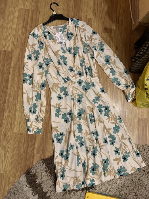 Нове фірмове плаття H&M.
