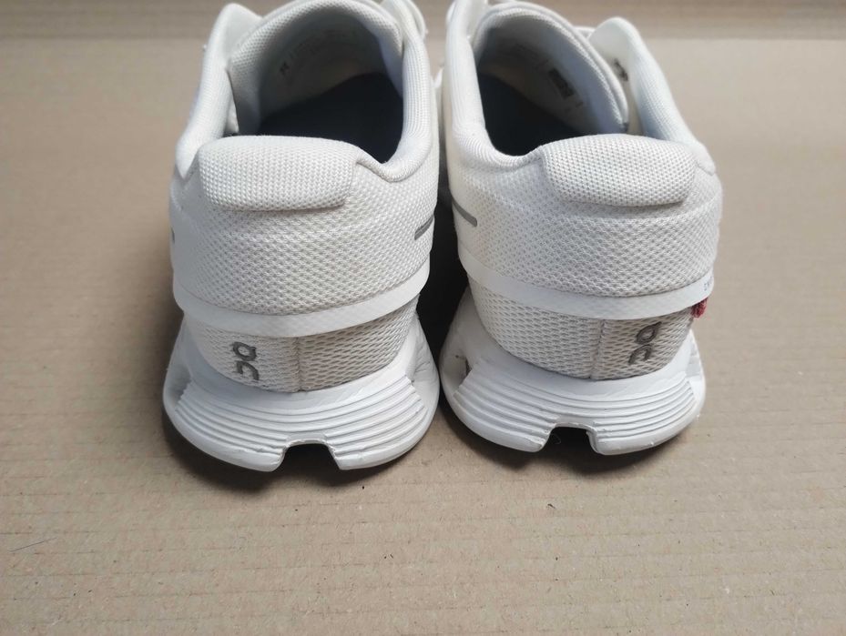 Buty do biegania biegowe ON Running Cloud roz 40,5