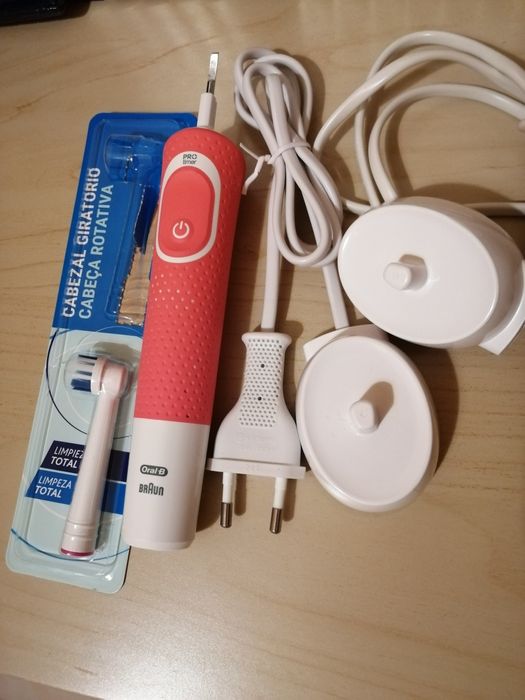 Escova de Dentes Eléctrica, Oral B Pro Timer