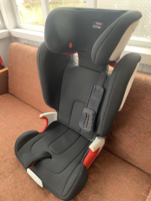 Автокрісло Britax Romer Kidfix II XP 15-36 кг (3,5-12 років)