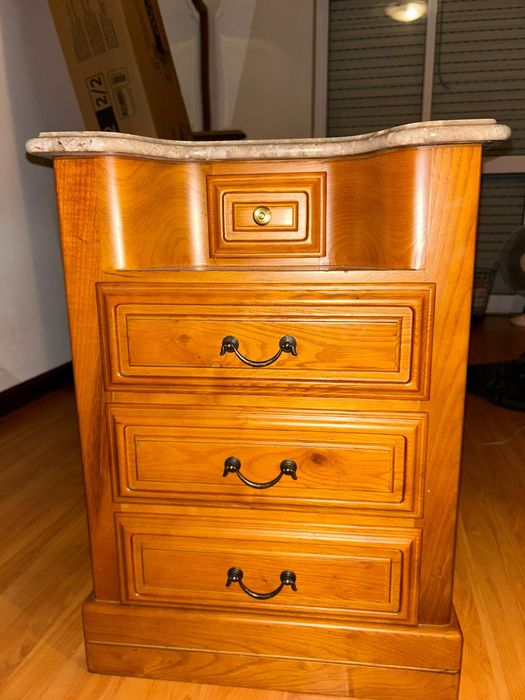 Cabeceiras e cómoda c/ pedra marmore