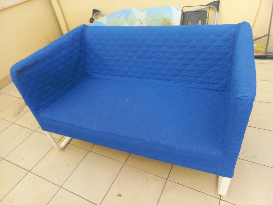 Sofa azul - quarto criança