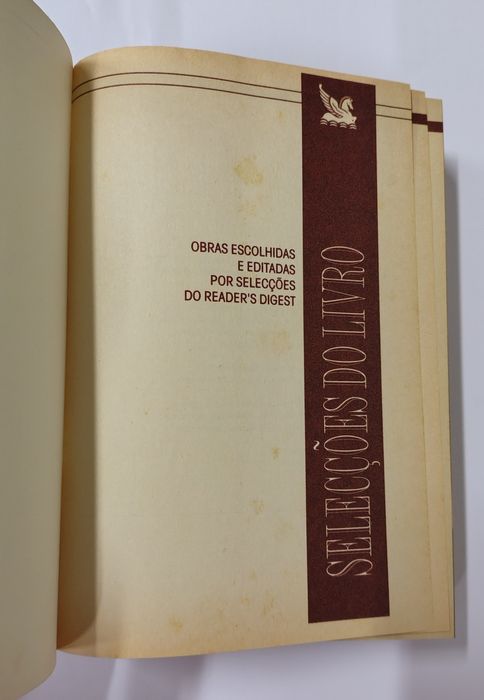 O advogado, de John Grisham. O Falcão da Neves, de Stuart Harrison