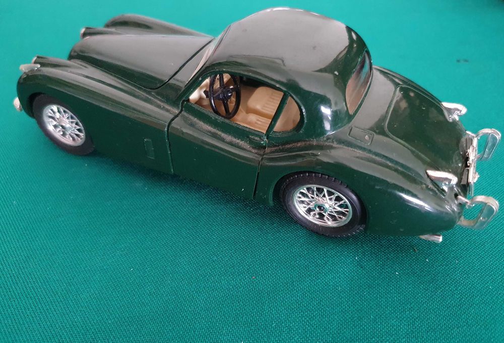 Jaguar XK 120 / (1948), BURAGO escala 1/24 - Anos 80 - Italy