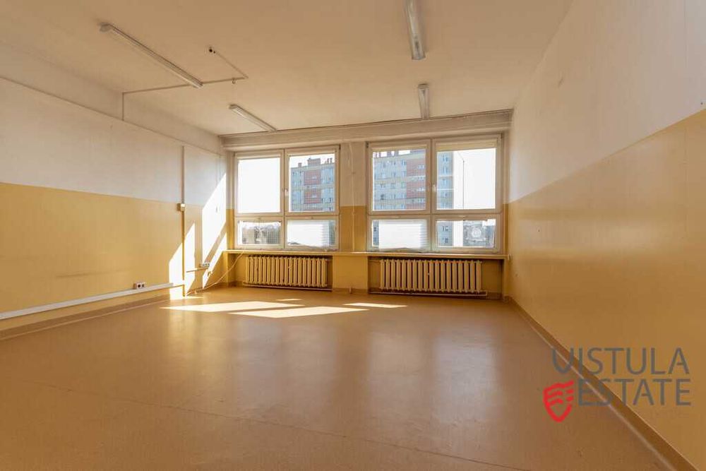 Budynek 2500 m2 + działka 1700 m2