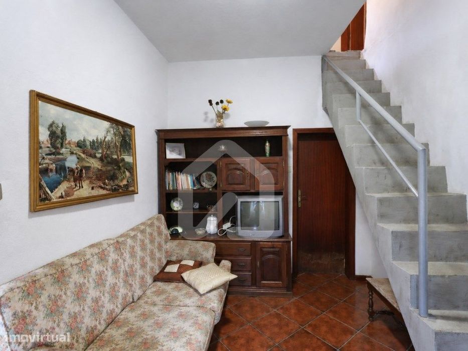 Moradia T3 para Restauro com Vista Rio | Gerês