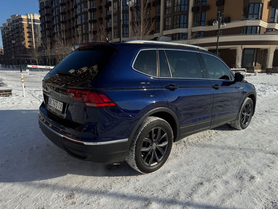 7місць, Шкіра, Електро привід багажника, Матрична оптика