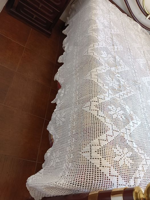 Colcha de renda feita a mão