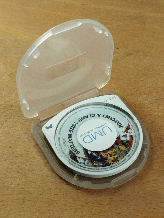 Jogo PSP - Ratchet & Clank: Size Matters