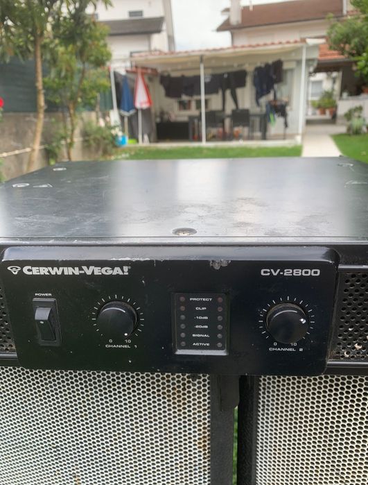 Oportunidade Cerwin Vega 4 colunas e amplificador