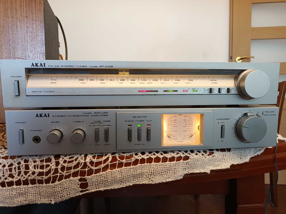 Zestaw Wzmacniacz  Akai AM - U01 -- Tuner  AT --K02 wysylka gratis w cenie ogloszenia