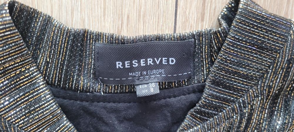 Reserved kurtka bomberka marynarka błyszcząca glam połysk złota nić