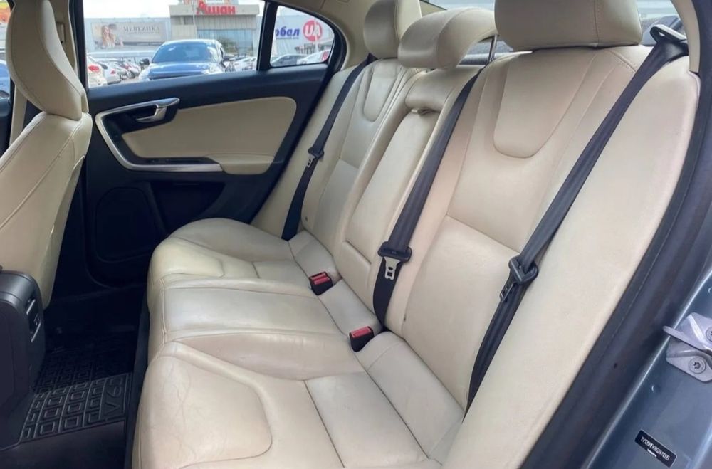 Volvo s60 16 рік