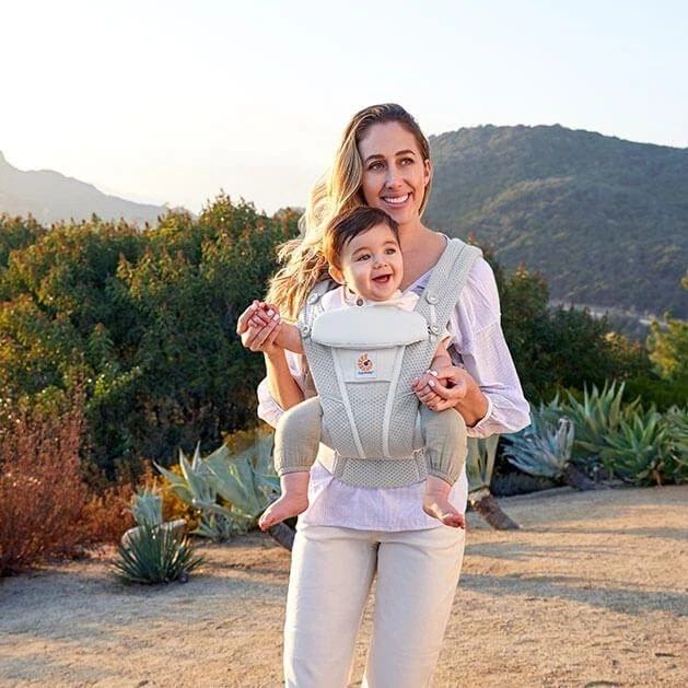 Рюкзак-переноска Ergobaby Omni Breeze Baby Carrier Pearl Grey від народження