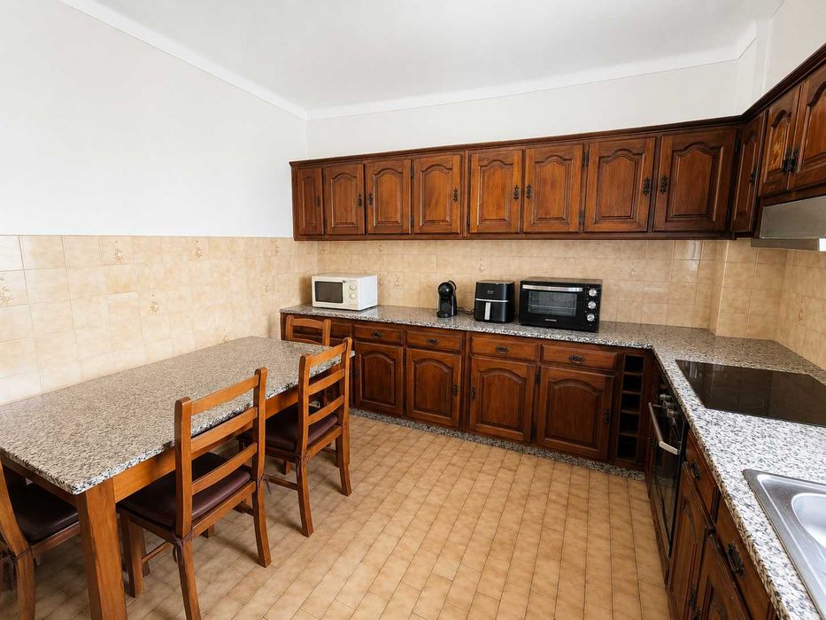 T3 no centro do Sátão com Varanda, 2 WC e Cozinha Equipada