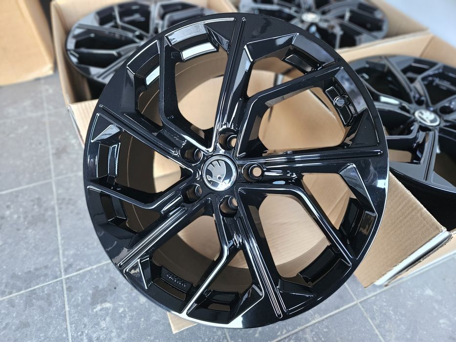 Skoda 18 " Nowe 5x112 Kodiaq Superb Enyaq Octavia Scout Felgi Czarne