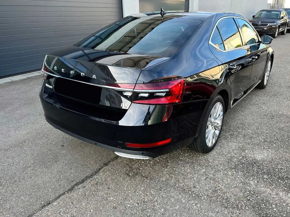 Skoda Superb      2021