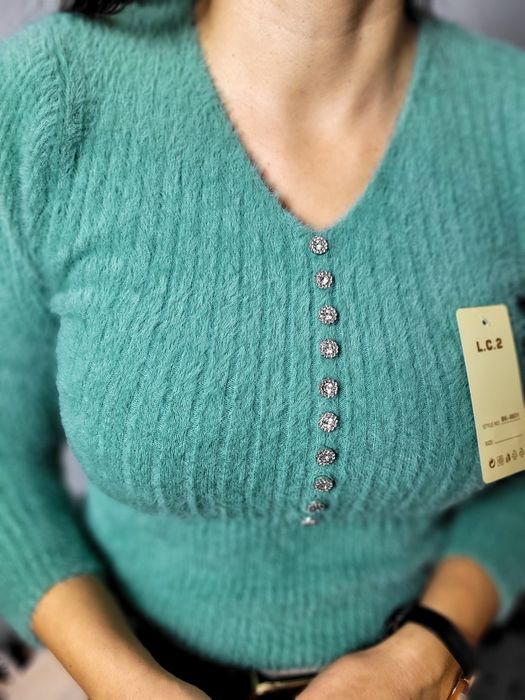 Nowy miętowy sweter damski ciepły puchaty miś pluszowy zdobiony