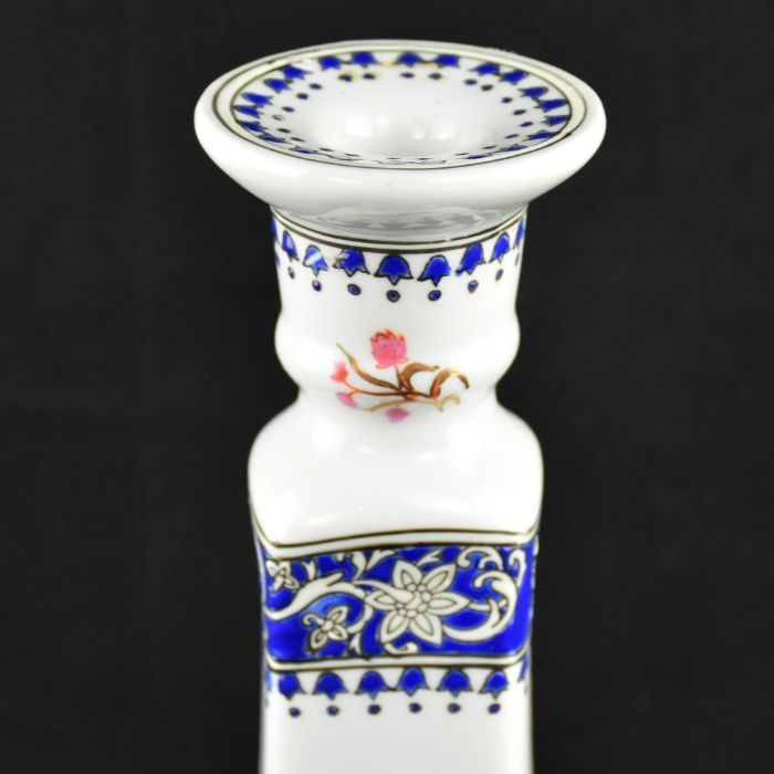 Castiçal em Porcelana com brasão “Chateau de Versailles”