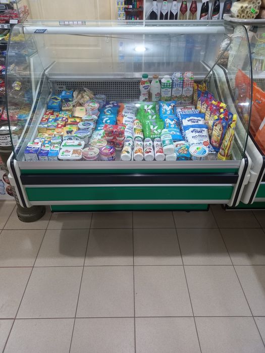 Холодильна вітрина