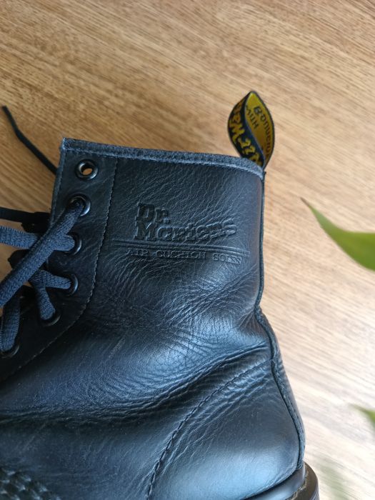 Czarne glany dr Martens 8 oczek