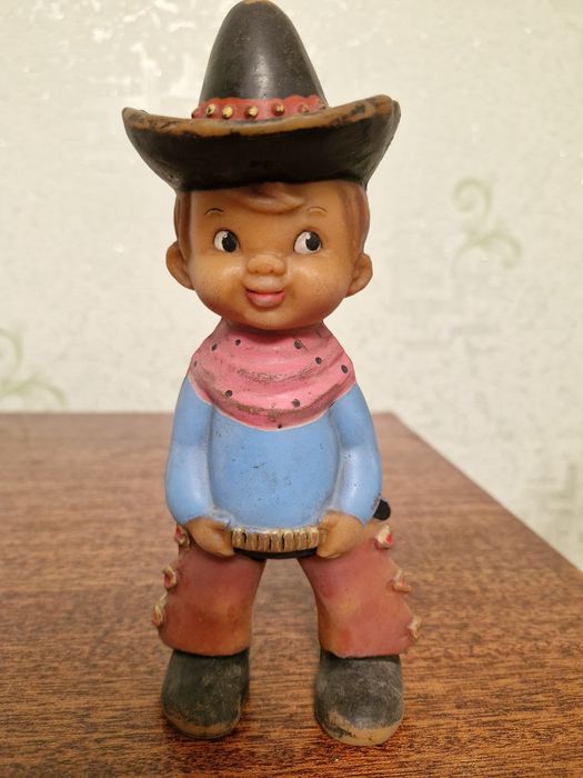 Продам игрушку ковбой производство ГДР