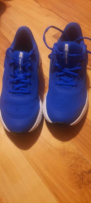 Buty sportowe marki Nike rozmiar 39