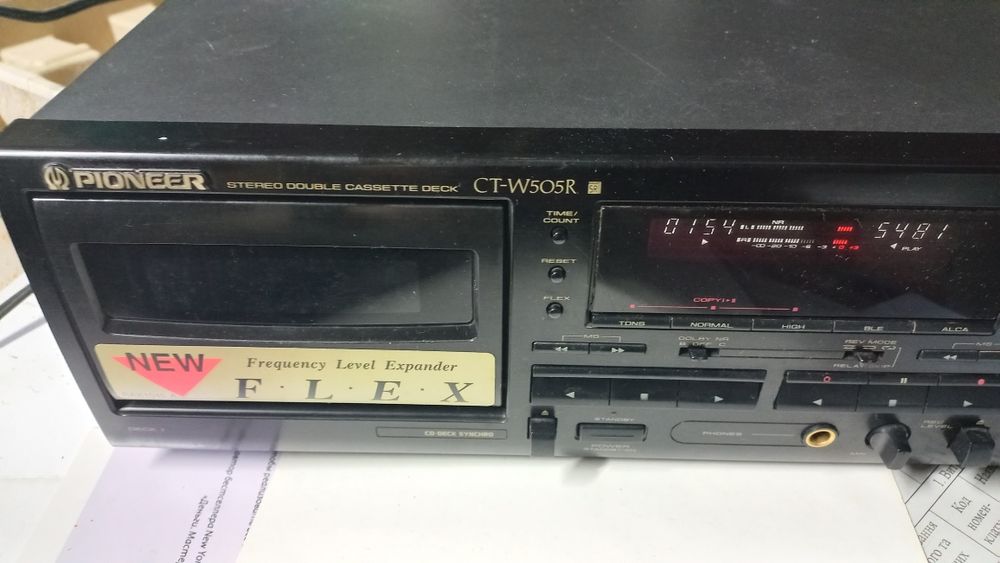 Двух касетна дека Pioneer CT-W505R