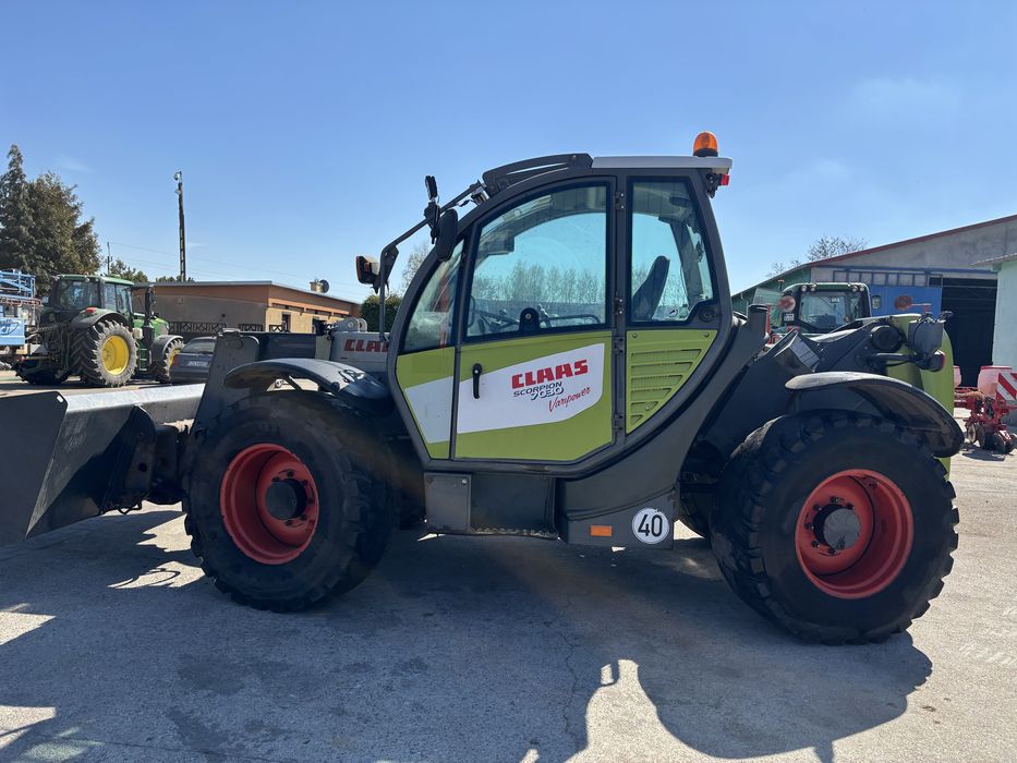 Claas Scorpion 7030