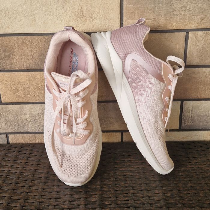 Оригінальні жіночі кросівки Skechers Memory Foam