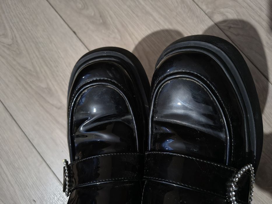 Półbuty lakierowane Loafersy z serduszkiem croop r38