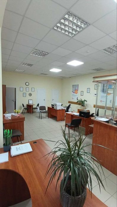 Вбудоване приміщення, площею 72,30 кв.м. м. Радивилів