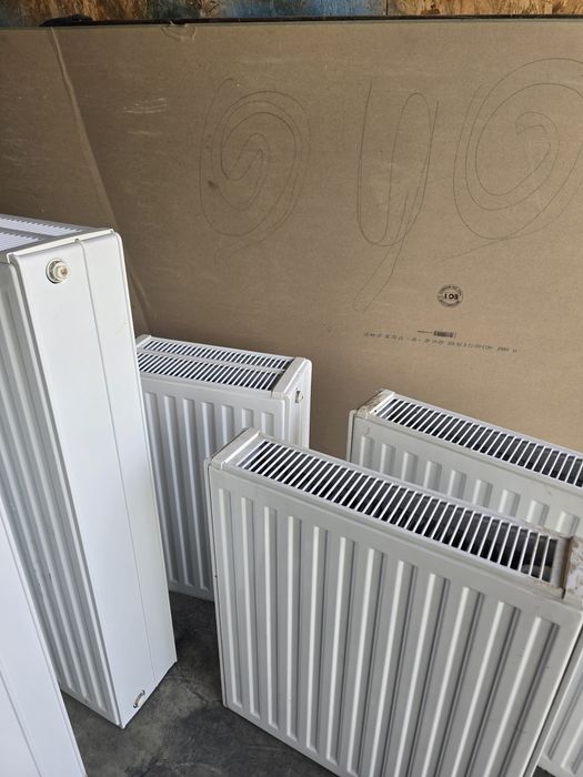 Grzejniki, kaloryfer, grzejnik z termostatem nowe
