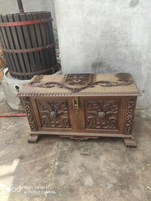 Arca de madeira como nova