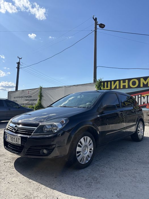 Продам opel astra h 1.8 бензин
